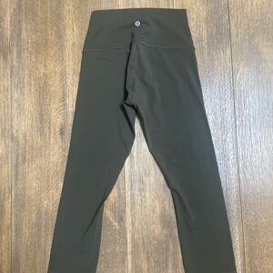 Lululemon size 4 wonder train cropped leggings khaki 21 inch long tights pants